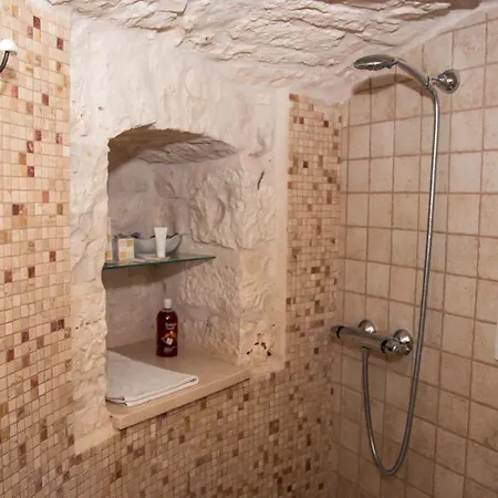 Trulli Donna Isabella Acomodação com café da manhã Locorotondo Exterior foto